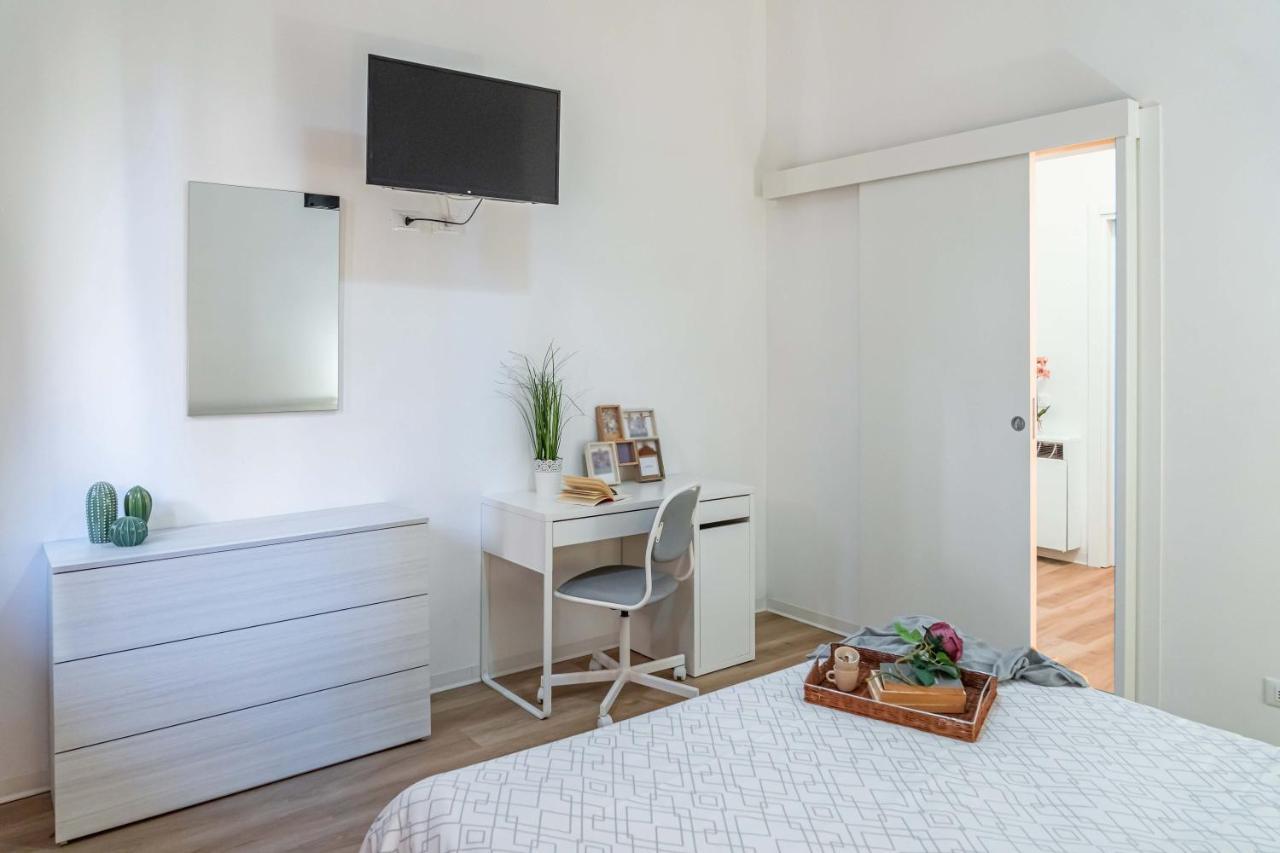 Casa Golgi - Pavia City - By Host4U Exteriör bild